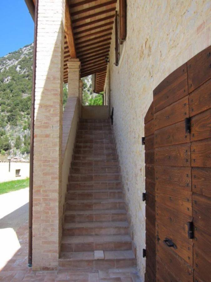 Casa Ridente Nella Valle Del Menotre Con Giardino Pale Exterior photo